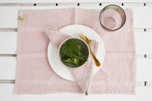 Lade das Bild in den Galerie-Viewer, Serviette aus Leinen mit Stitch - von Peter Dahlenburg