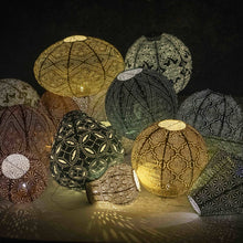 Lade das Bild in den Galerie-Viewer, LED Solar Laterne Paisley Oval - 40 cm - Taupe