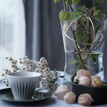 Lade das Bild in den Galerie-Viewer, Vase Sphere M - für schön arrangierte Blumen