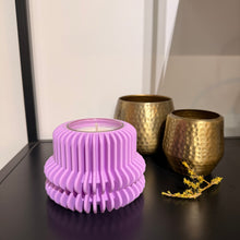 Lade das Bild in den Galerie-Viewer, Duftkerze Whimsy Scented - Pink Storys