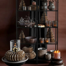 Lade das Bild in den Galerie-Viewer, Waben Sockel Leo-Look aus Papier mit oder ohne Vase