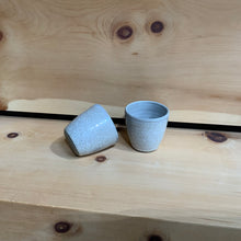 Lade das Bild in den Galerie-Viewer, Handgedrehte Espresso-Tasse