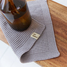 Lade das Bild in den Galerie-Viewer, Strickhandtuch - Peter Dahlenburg