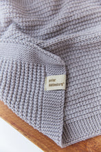 Lade das Bild in den Galerie-Viewer, Strickhandtuch - Peter Dahlenburg