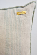 Lade das Bild in den Galerie-Viewer, Kissenhüllen aus Leinen natur-grün - Peter Dahlenburg