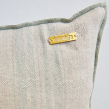 Lade das Bild in den Galerie-Viewer, Kissenhüllen aus Leinen natur-grün - Peter Dahlenburg