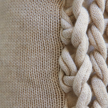 Lade das Bild in den Galerie-Viewer, Handstrickkissenbezug "Big Tide" - Peter Dahlenburg