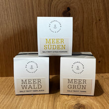 Lade das Bild in den Galerie-Viewer, MEER 80g Kräutersalz - Limitiertes Saisonprodukt - die Seemüllerin