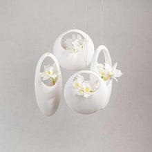 Lade das Bild in den Galerie-Viewer, Hängevase Festa oval - Klatt Objects