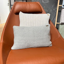 Lade das Bild in den Galerie-Viewer, Kissen DUNE grau - Peter Dahlenburg