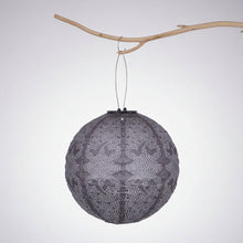 Lade das Bild in den Galerie-Viewer, LED Solar Laterne - Marrakesh Rund - 30cm - Lila