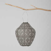 Lade das Bild in den Galerie-Viewer, LED Solar Laterne - Mandela Jar - 30cm - Taupe