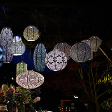 Lade das Bild in den Galerie-Viewer, LED Solar Laterne - Marrakesh Rund - 30cm - Lila