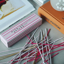 Lade das Bild in den Galerie-Viewer, Mikado - edel aus Holz