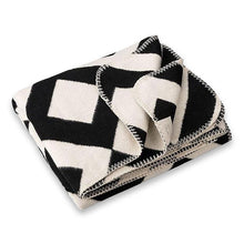 Lade das Bild in den Galerie-Viewer, Kuscheldecke Lasse aus 100% Bio-Baumwolle von RIEMA