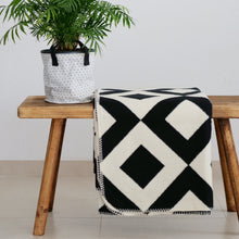 Lade das Bild in den Galerie-Viewer, Kuscheldecke Lasse aus 100% Bio-Baumwolle von RIEMA