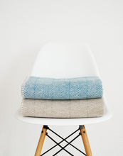 Lade das Bild in den Galerie-Viewer, Kuscheldecke Finn aus 100% Bio-Baumwolle von RIEMA