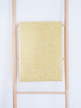 Lade das Bild in den Galerie-Viewer, Kuscheldecke Finn aus 100% Bio-Baumwolle von RIEMA
