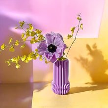 Lade das Bild in den Galerie-Viewer, Whimsy Vasen in knalligen Farben 3D gedruckt - Pinkstories