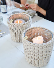 Lade das Bild in den Galerie-Viewer, Windlicht mit gestricktem Bezug - für Wohlfühlmomente von Peter Dahlenburg