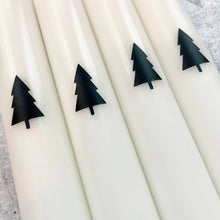 Lade das Bild in den Galerie-Viewer, Dip Dye Kerzen | Weihnachten Tanne schwarz-weiß | 4er Set