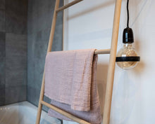 Lade das Bild in den Galerie-Viewer, Legelampe - Kultleuchte von Raumgestalt