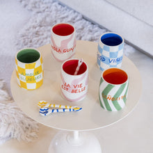 Lade das Bild in den Galerie-Viewer, Becher in farbenfrohen Farben - que rico