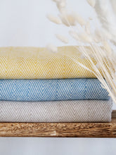 Lade das Bild in den Galerie-Viewer, Kuscheldecke Finn aus 100% Bio-Baumwolle von RIEMA