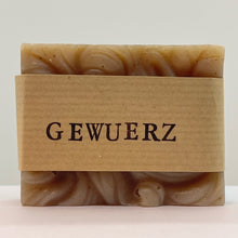 Lade das Bild in den Galerie-Viewer, Soaf sonst nix - Gewürz, die pure Seife aus dem Chiemgau
