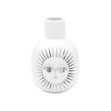 Lade das Bild in den Galerie-Viewer, weiße Porzellanvasen mit einem silberfarbenen Sonnengesicht