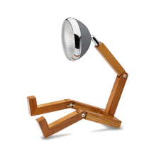 Lade das Bild in den Galerie-Viewer, Mr. Wattson, Designer LED Tischlampe im Stil eines sitzenden Menschen