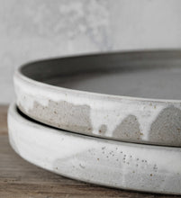 Lade das Bild in den Galerie-Viewer, Tablett aus Keramik - ein Unikat aus dem Chiemgau