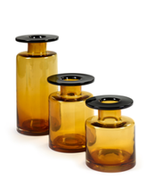 Lade das Bild in den Galerie-Viewer, Vase - bernsteinfarbene Vase Wind & Fire von Marie Michielssen