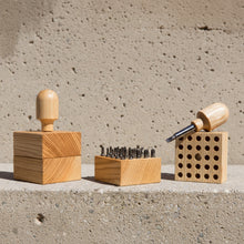 Lade das Bild in den Galerie-Viewer, bitSpot - Design Werkzeug aus Eschenholz