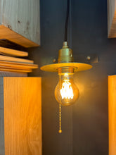 Lade das Bild in den Galerie-Viewer, Goldie-Leuchte