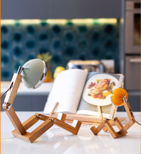 Lade das Bild in den Galerie-Viewer, Mr. Wattson® - Design LED Tischlampe