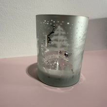 Lade das Bild in den Galerie-Viewer, Windlicht mit Hirsch-Motiven

