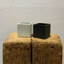 Lade das Bild in den Galerie-Viewer, Cube - Minis aus Porzellan

