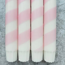 Lade das Bild in den Galerie-Viewer, Dip Dye Kerzen | Swirl rosa | 4er Set
