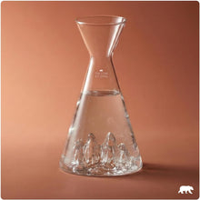 Lade das Bild in den Galerie-Viewer, Berge Wasserkaraffe mit topographischem Design
