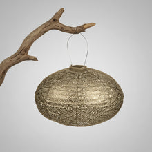 Lade das Bild in den Galerie-Viewer, Laterne Ikat oval – 40 cm – Gold
