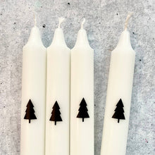 Lade das Bild in den Galerie-Viewer, Dip Dye Kerzen | Weihnachten Tanne schwarz-weiß | 4er Set
