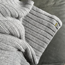 Lade das Bild in den Galerie-Viewer, Strickkissen Coast - Peter Dahlenburg
