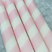 Lade das Bild in den Galerie-Viewer, Dip Dye Kerzen | Swirl rosa | 4er Set
