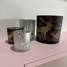Lade das Bild in den Galerie-Viewer, Windlicht mit Hirsch-Motiven
