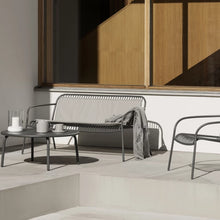 Lade das Bild in den Galerie-Viewer, Windlicht Calma in lily white - Blomus
