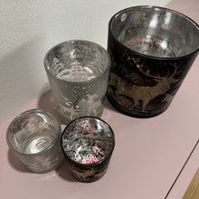 Lade das Bild in den Galerie-Viewer, Windlicht mit Hirsch-Motiven
