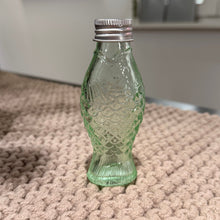 Lade das Bild in den Galerie-Viewer, Kleine Fish&amp;Fish Flasche von Paola Navone
