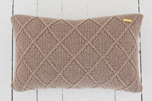 Lade das Bild in den Galerie-Viewer, Kissen und Decken im Design FISHING NET von Peter Dahlenburg
