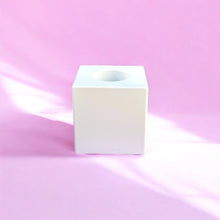 Lade das Bild in den Galerie-Viewer, Kerzenhalter Flipper Cube - Pinkstories
